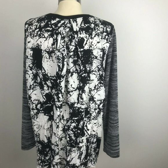 Cubism Large Button Front Top Black White - Picture 6 of 8